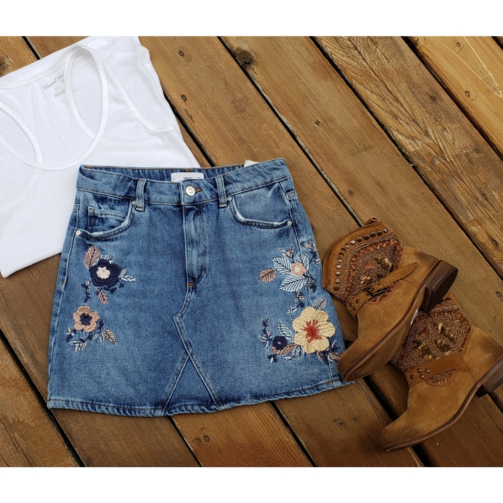 SOLD☆MNG Floral Embroidered Denim Mini Skirt XXS - Picture 1 of 6